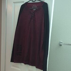 Hard Rock Cafe Burgundy and Black Long Sleeve Tee